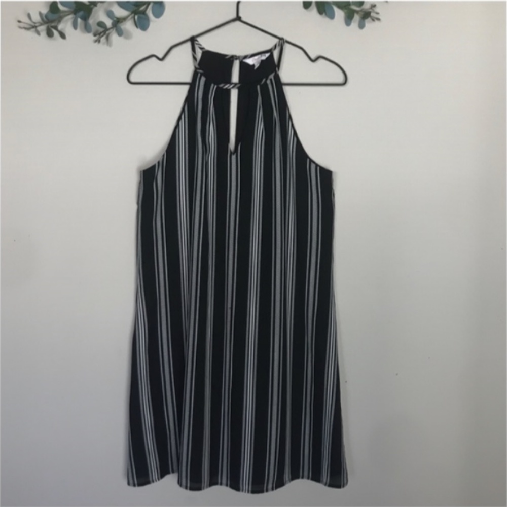 EUC Candie's Halter Keyhole Shift Dress